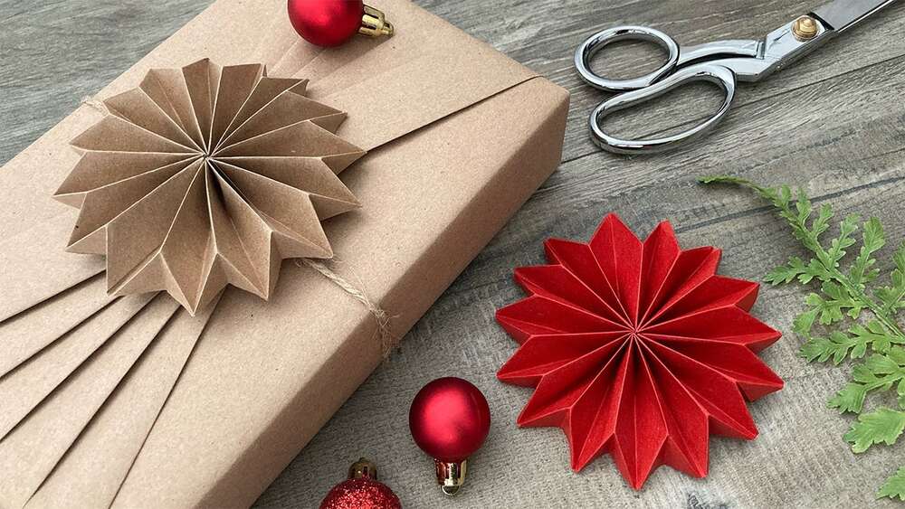 A gift wrapping with fancy rosette